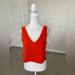 NWOT Vuori Villa Crop Tank in Bright Poppy Size XS